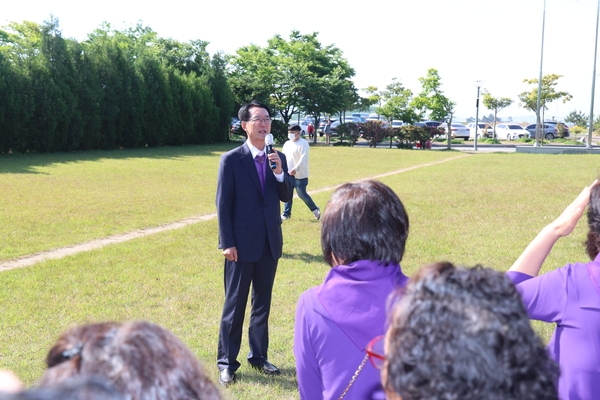 2024.05.20_신안문화원 문화유산탐방(자은면 여성단체)선진지견학 격려 2