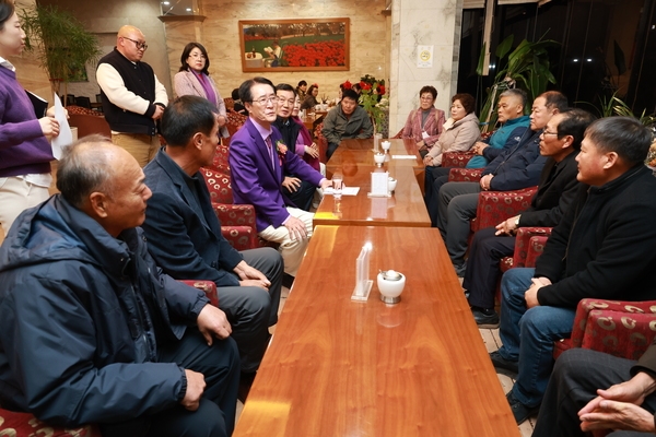 2024.12.03_ 신안군정원수협동조합 선진지견학 격려 3