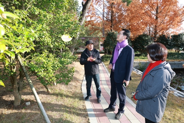 2024.12.05_ 겨울꽃축제관련 1004분재정원 현장점검 1