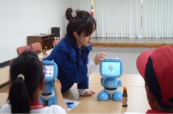 신안군 다문화가족 아동 교육용로봇(키봇2) 지원 2