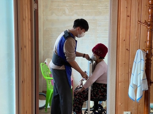 신안군, 경로당 결핵 전수검진 완료..'결핵으로부터 안전한 경로당 만들기' 1