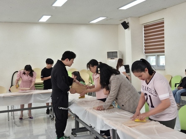 신안군 가족센터, 다문화 자조모임 추진..'쌀쌀해지는 날씨, 따듯해지는 주말' 2